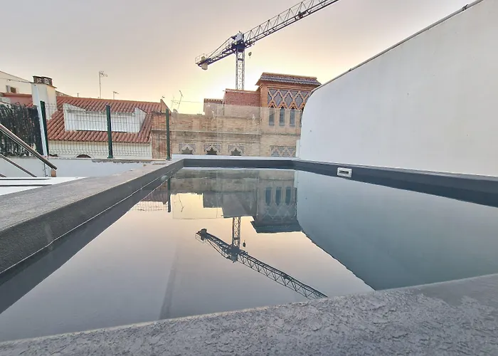 Hotel Y Apartamentos Dona Lola Séville